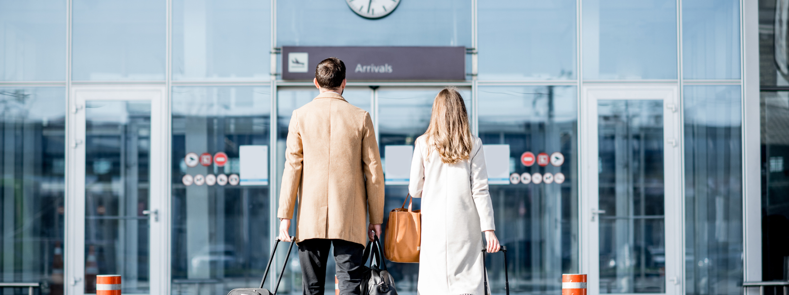 Seamless Airport Transfers: Paphos to Paphos Airport and Larnaca Airport with TaxiCoralBay